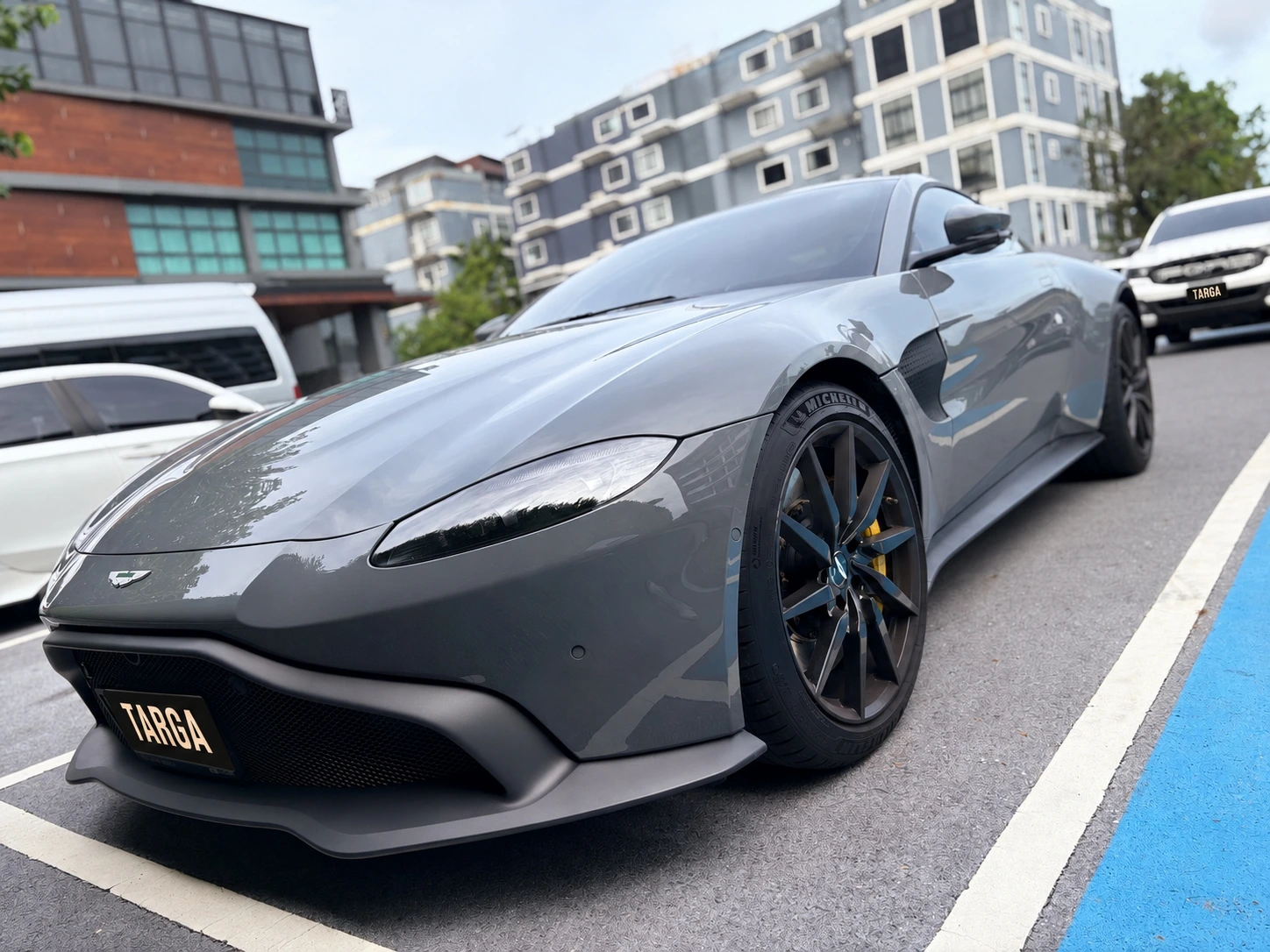 Aston Martin Vantage