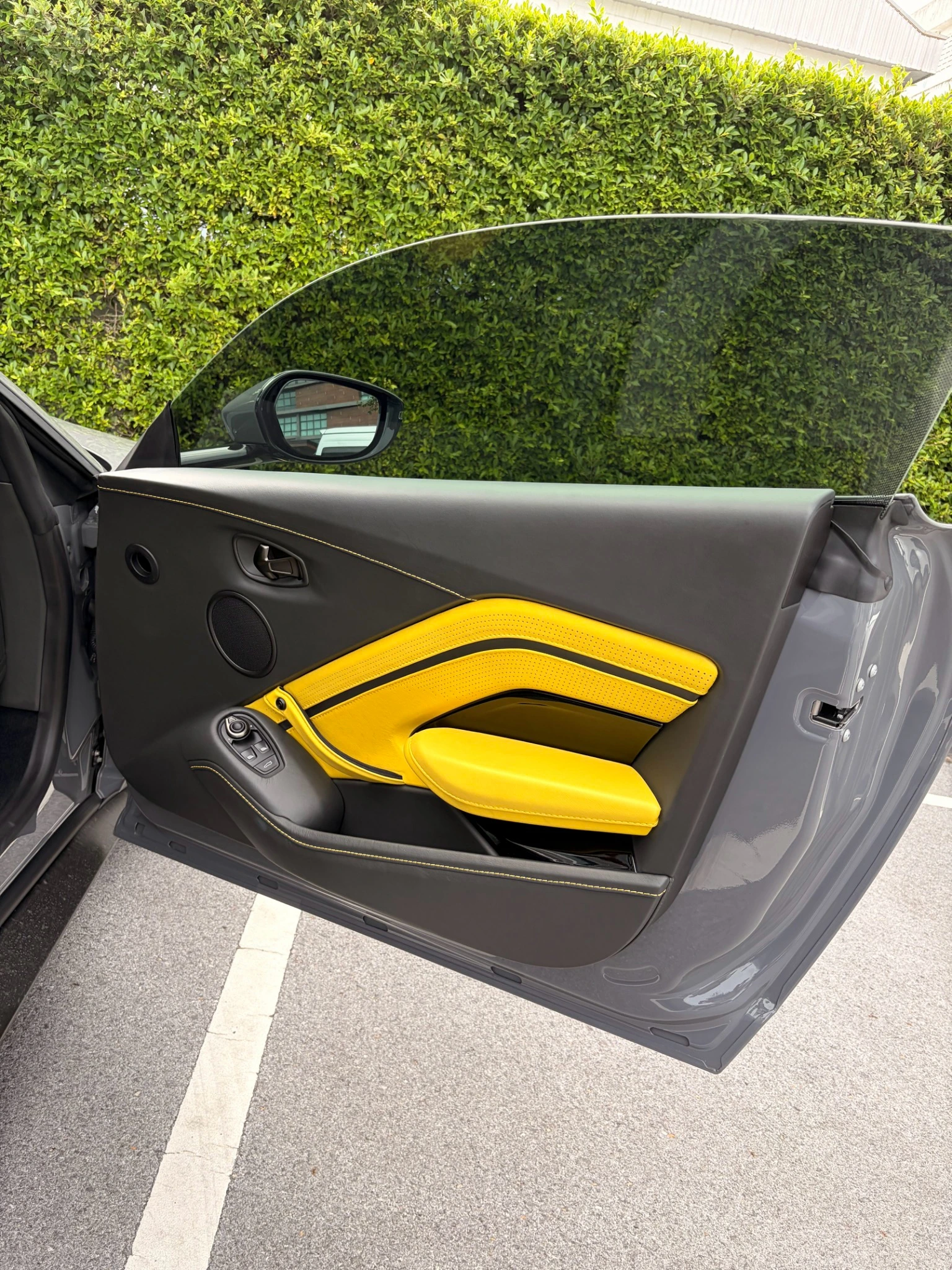 Aston Martin Vantage detail
