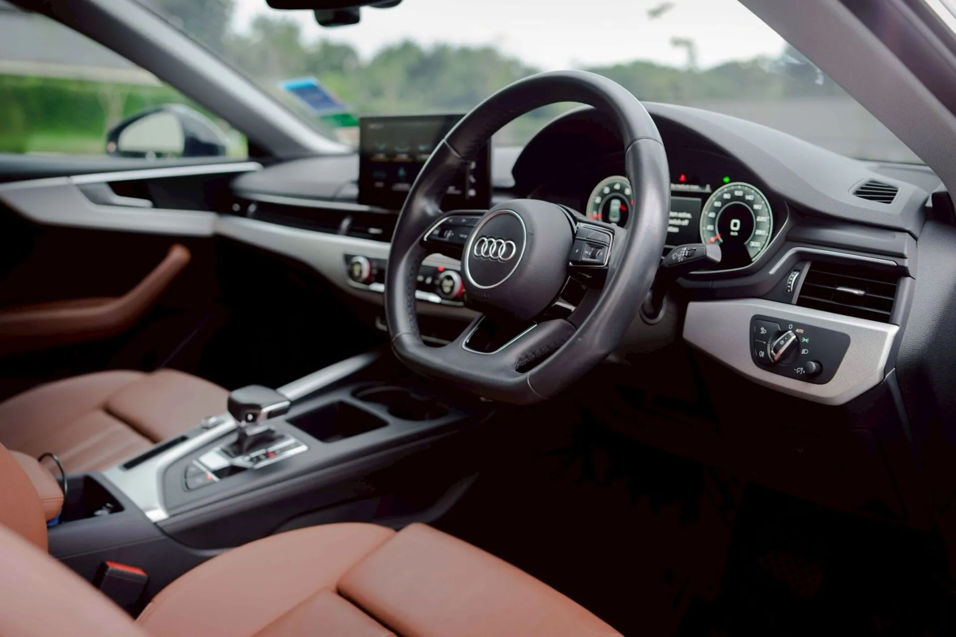 Audi A5 40 TSFI Coupe front detail
