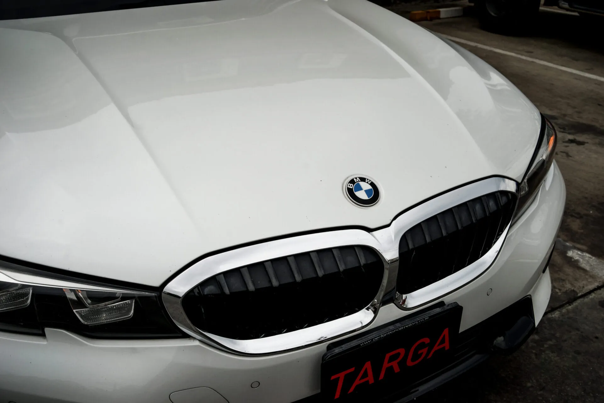 BMW 3 Series 320d front view